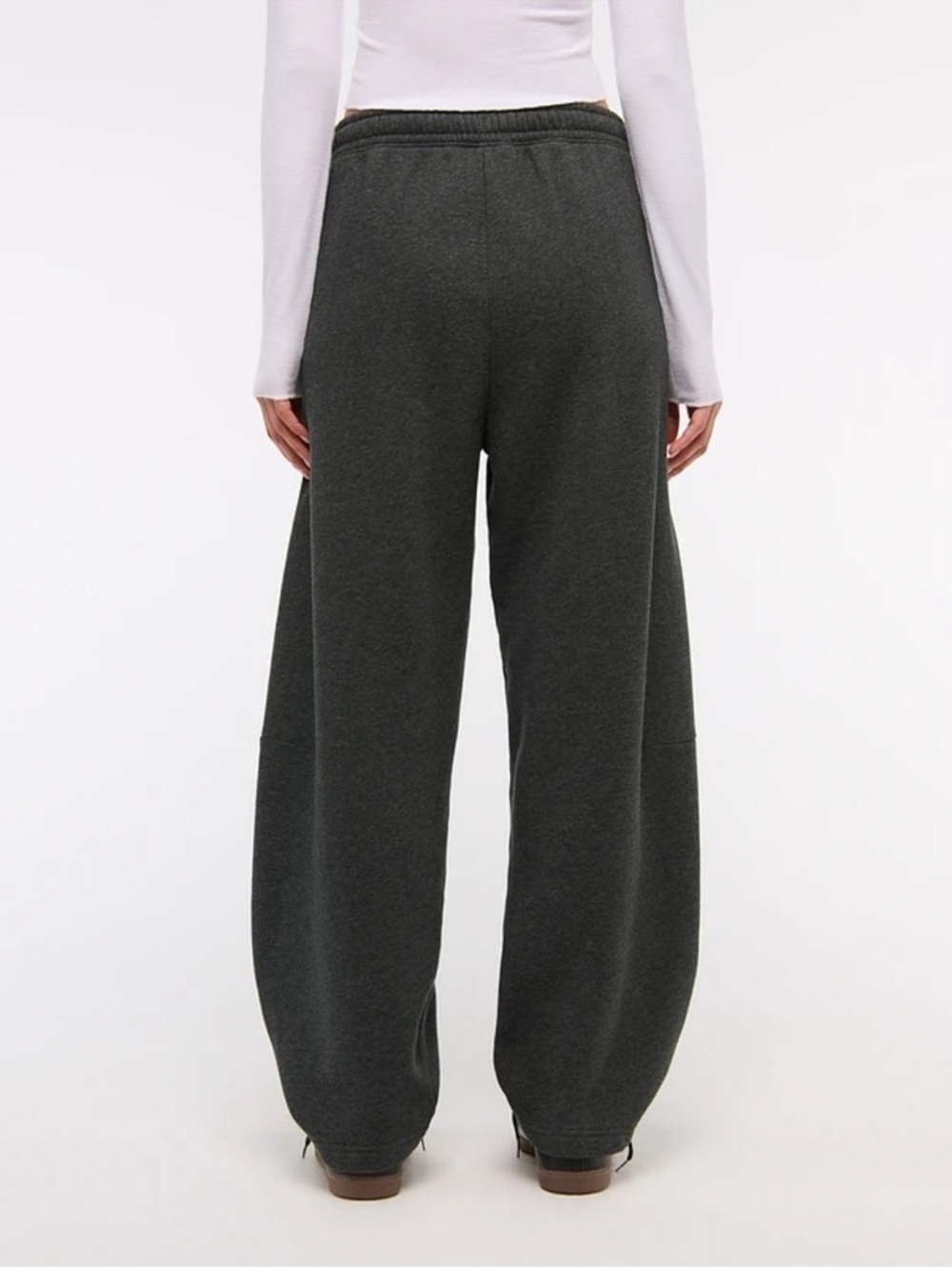 Abercrombie Women's Charcoal Barrel Sweatpants - Picture 2 of 5
